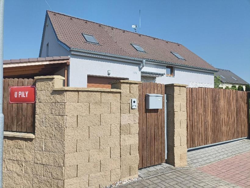 Ubytování U Vrbičky - blízko Prahy Unhošť Exterior foto